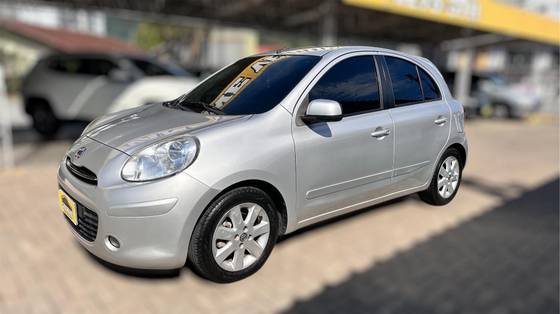 NISSAN MARCH 1.6 SV 16V FLEX 4P MANUAL NISSAN MARCH 1.6 SV 16V FLEX 4P MANUAL